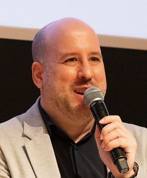 アルベルト ミヤンマルティン 写真